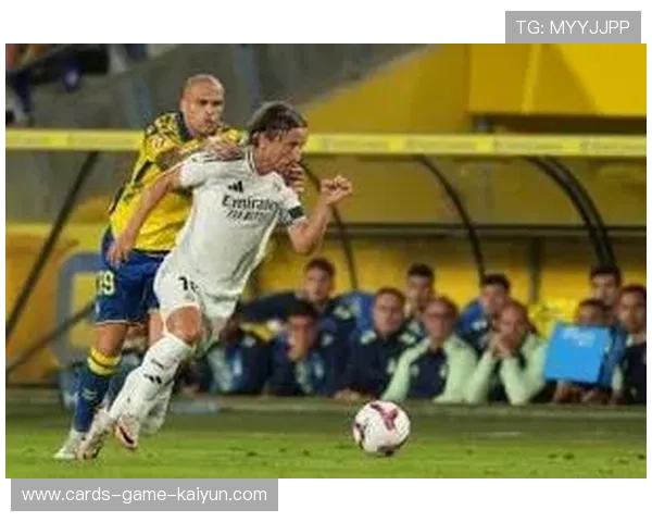 维尼修斯外脚背挑传制造绝佳助攻点,皇马连下两城