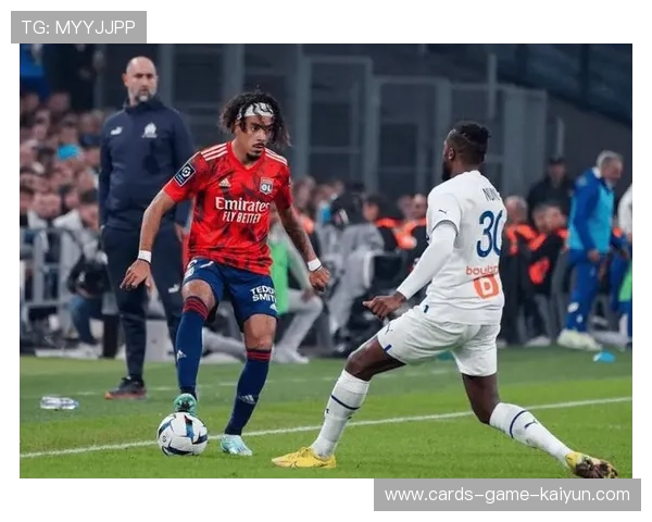 法甲马赛外线多点启动迅速带节奏,气势充足