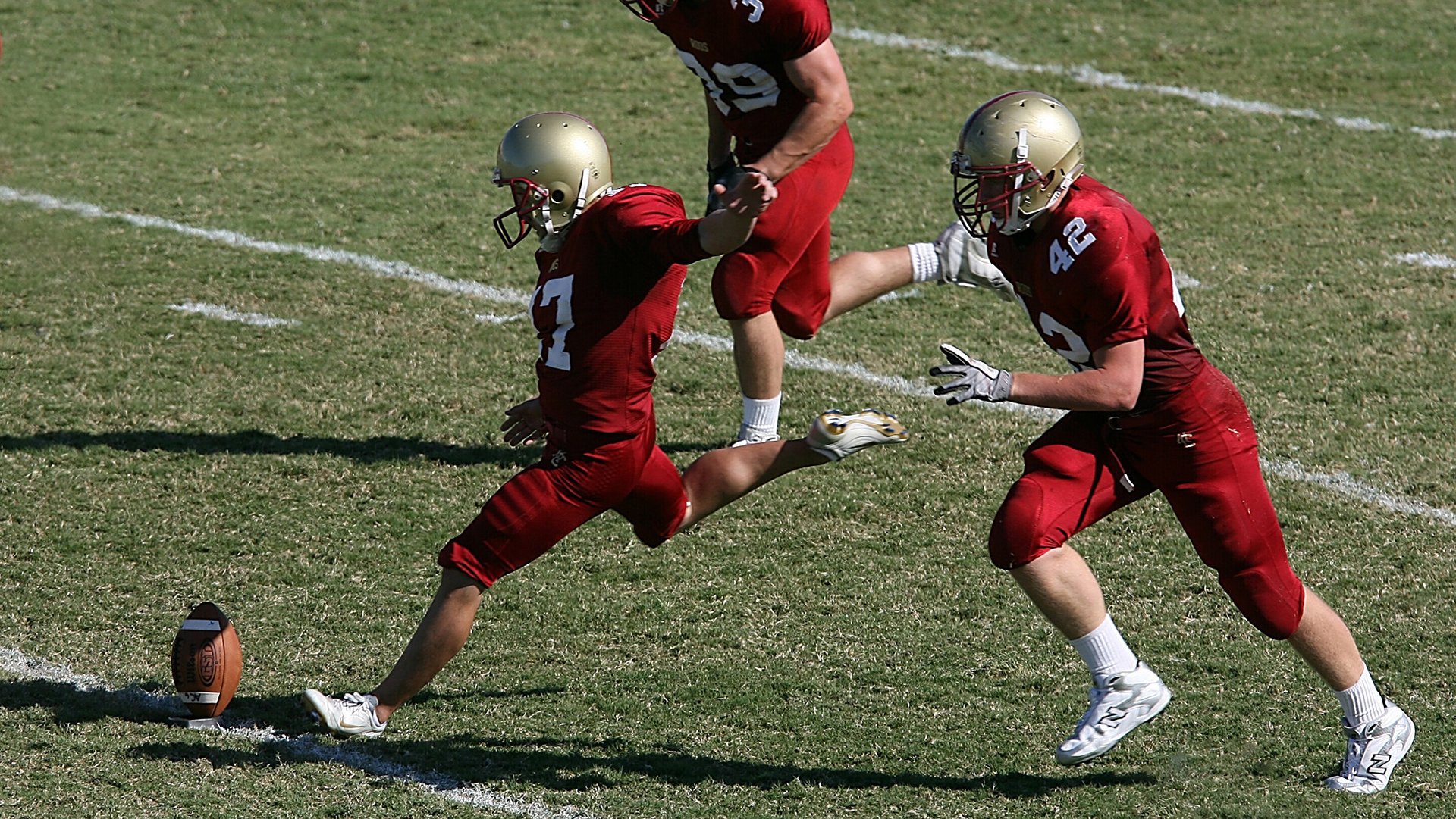 世界冰球锦标赛升降级附加赛 中国队关键之战成功保级